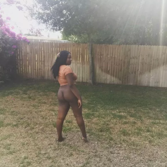 Bottomless in the back yard posted by nudieman