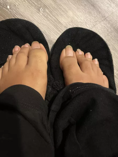 Bout to get a pedi, what color should I pick next 😍 by preitypink