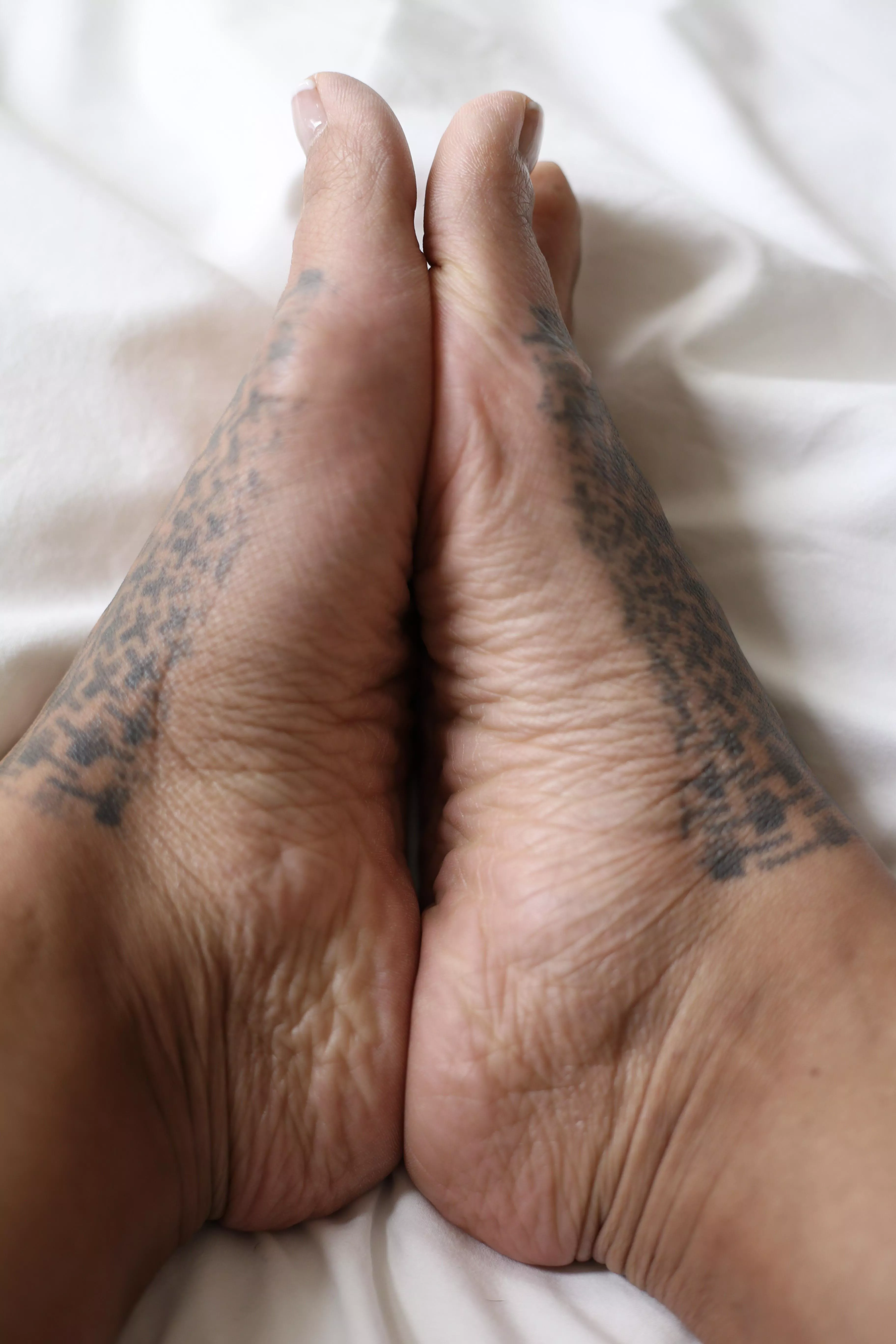 Bow down and get to work 💋 posted by asianfootworshipxx