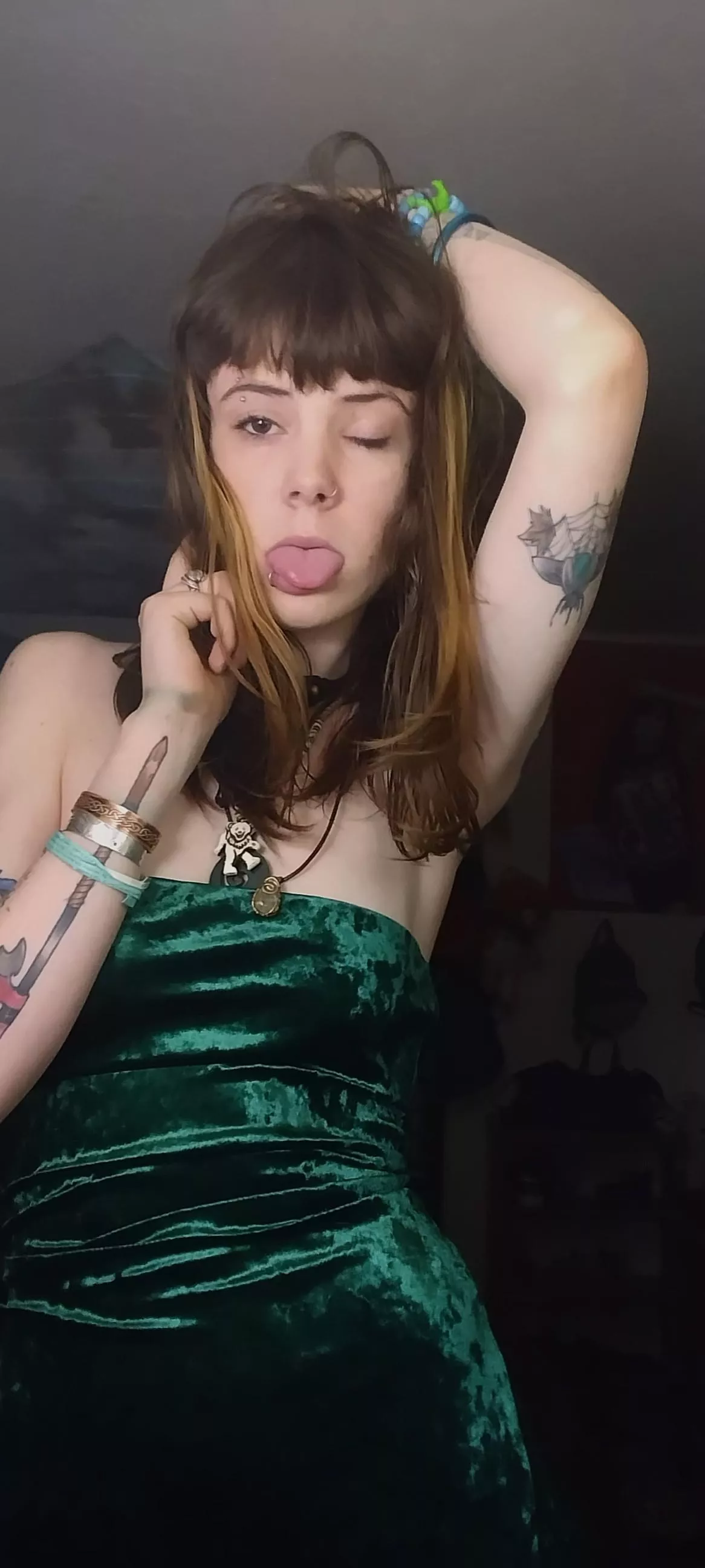 Bow down and Worship 👑 [selling] posted by iambabalon