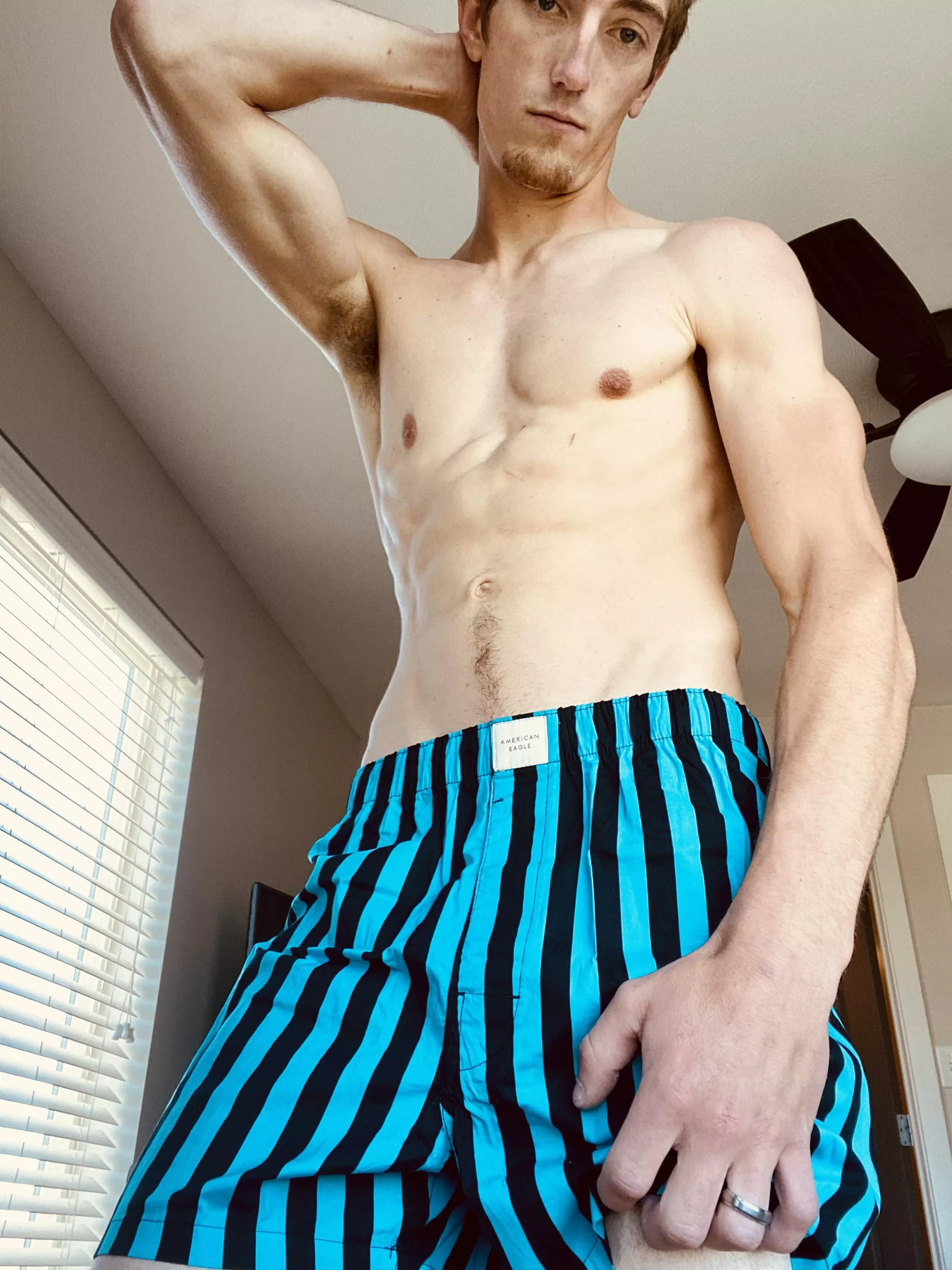 Boxers, abs, and toned muscle make the weekend way more fun 💁🏻‍♂️😈 posted by izzyb38