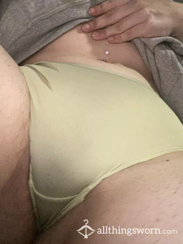 Boy shorts are not my fave style of Panty 🥲.. usually prefer thongs.[oc] [altgirl] posted by starrsusedpanty