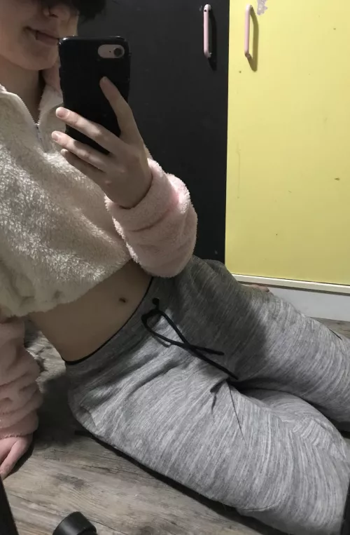 boy tummy >>>> 💕💕💕 hope everyone had a good friday!! :3c by xxCh3ck3r3d-R4txx