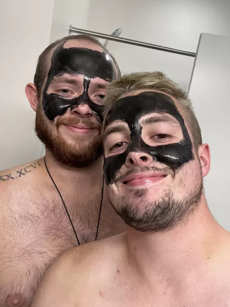 Boyfriend and I doing facemasks after we moved in together by sillydudegravez0mbi3