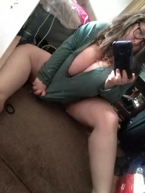 braless is flawless by Hollow_Insanity