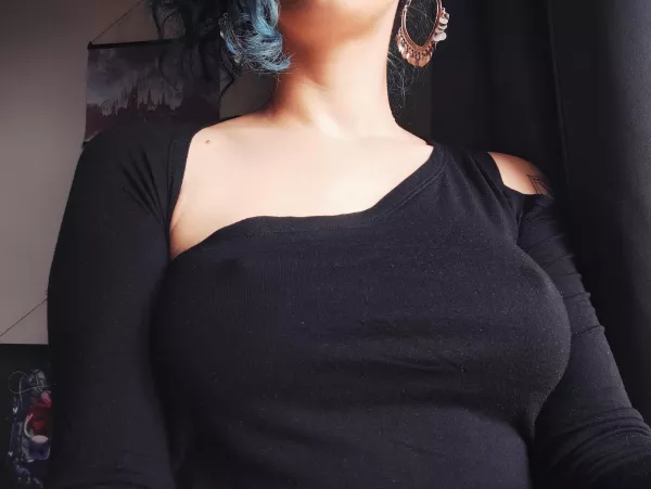 Braless is flawless by Haelle