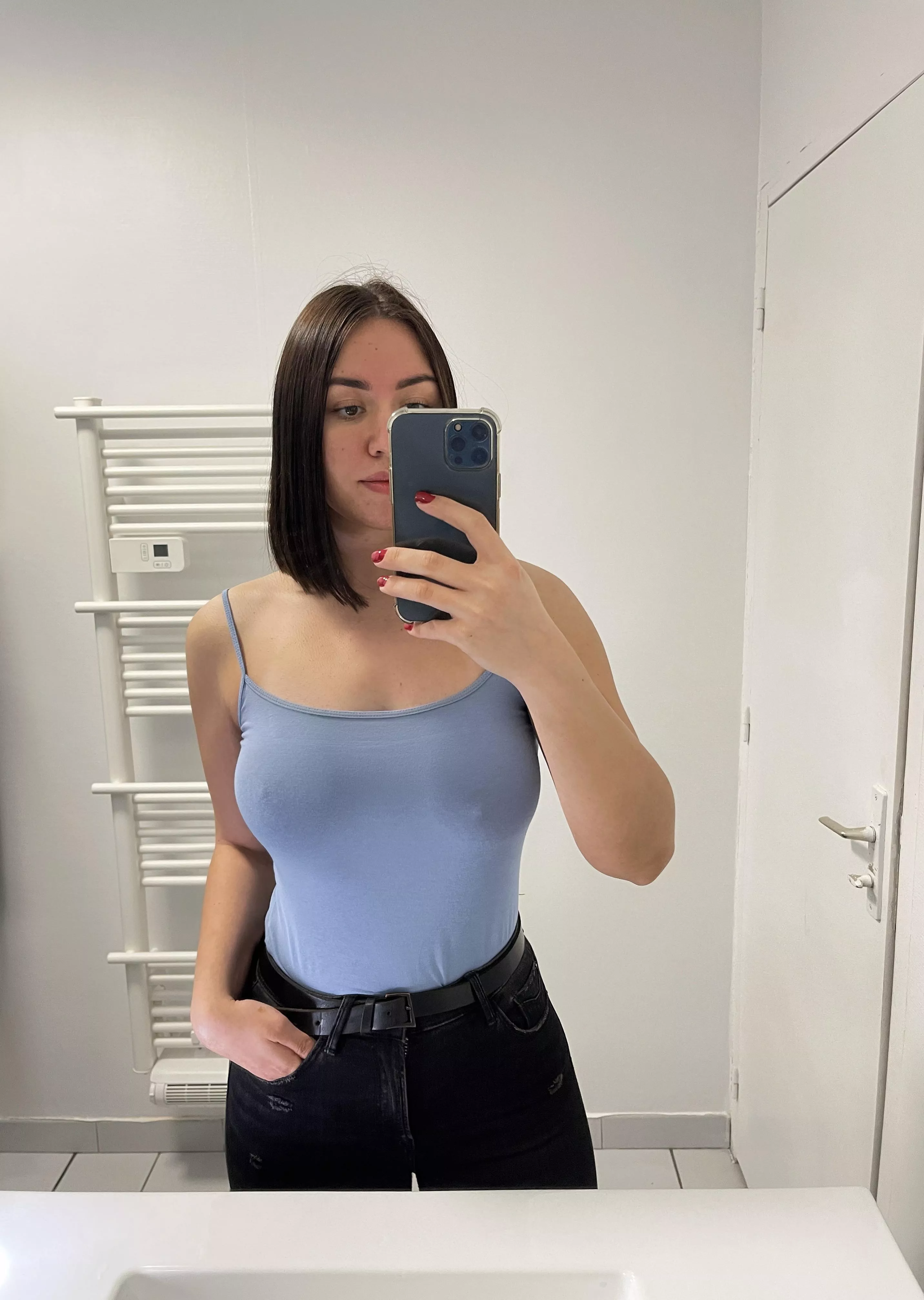 Braless selfies are the best selfies,don’t you agree? posted by watchmesucceed