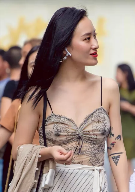 braless by Cuntandslave