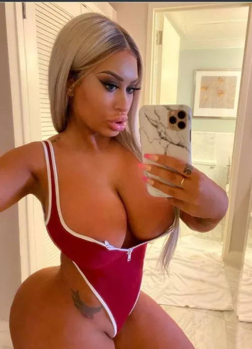 Brandi Bae by Superbot-