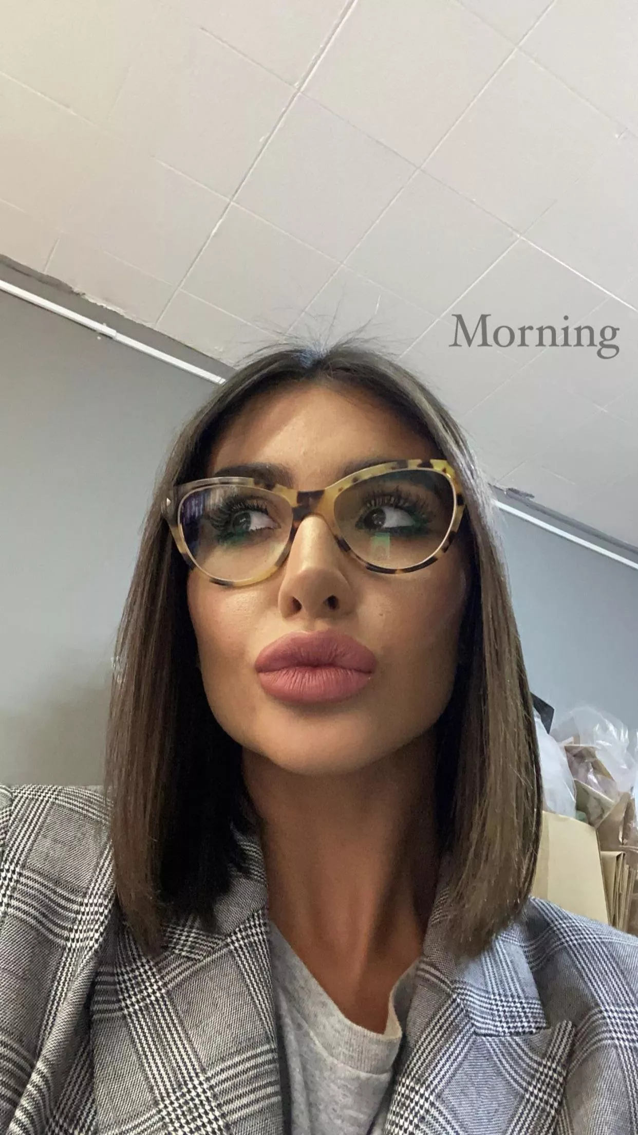 Brazilian model huge lips posted by deusasig