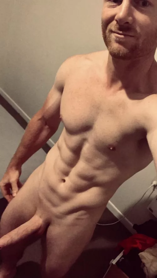 Break from cleaning my room 😋 by DanNZ29