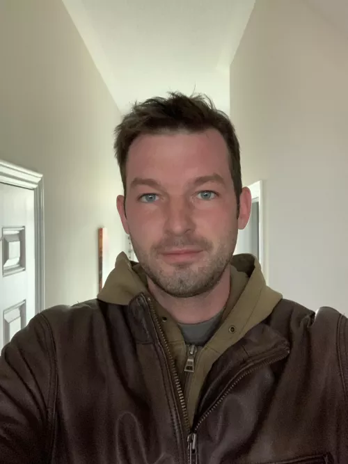 Breaking out the leather jacket for fall weather by glassdude88