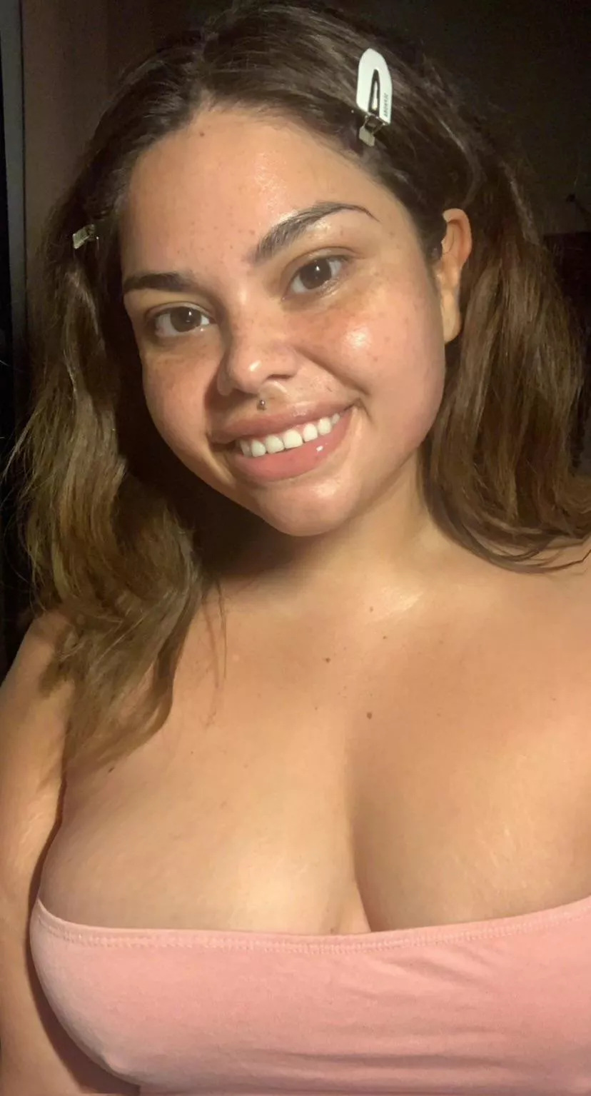 breasts need not be confined! 🍒 (22F) posted by mollyzedolly