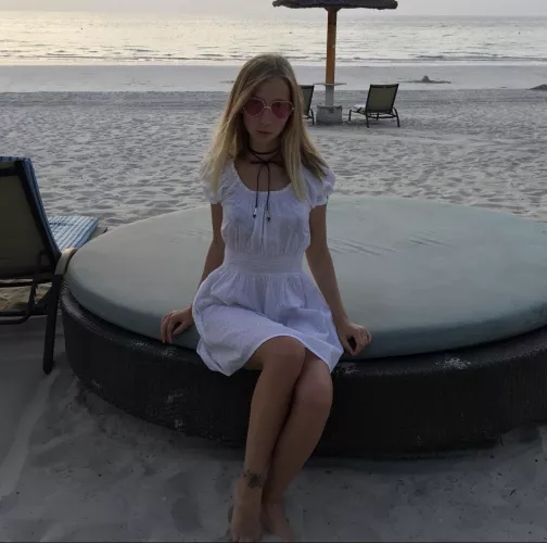 Breeding Lisa (23) by the biggest bull or highest bidder! by amateursaboteurs