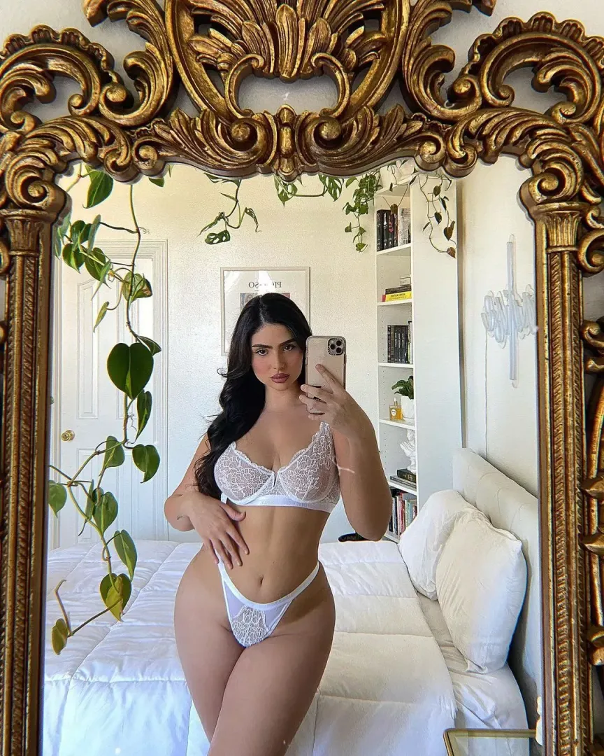 Bri posted by Patapoupi