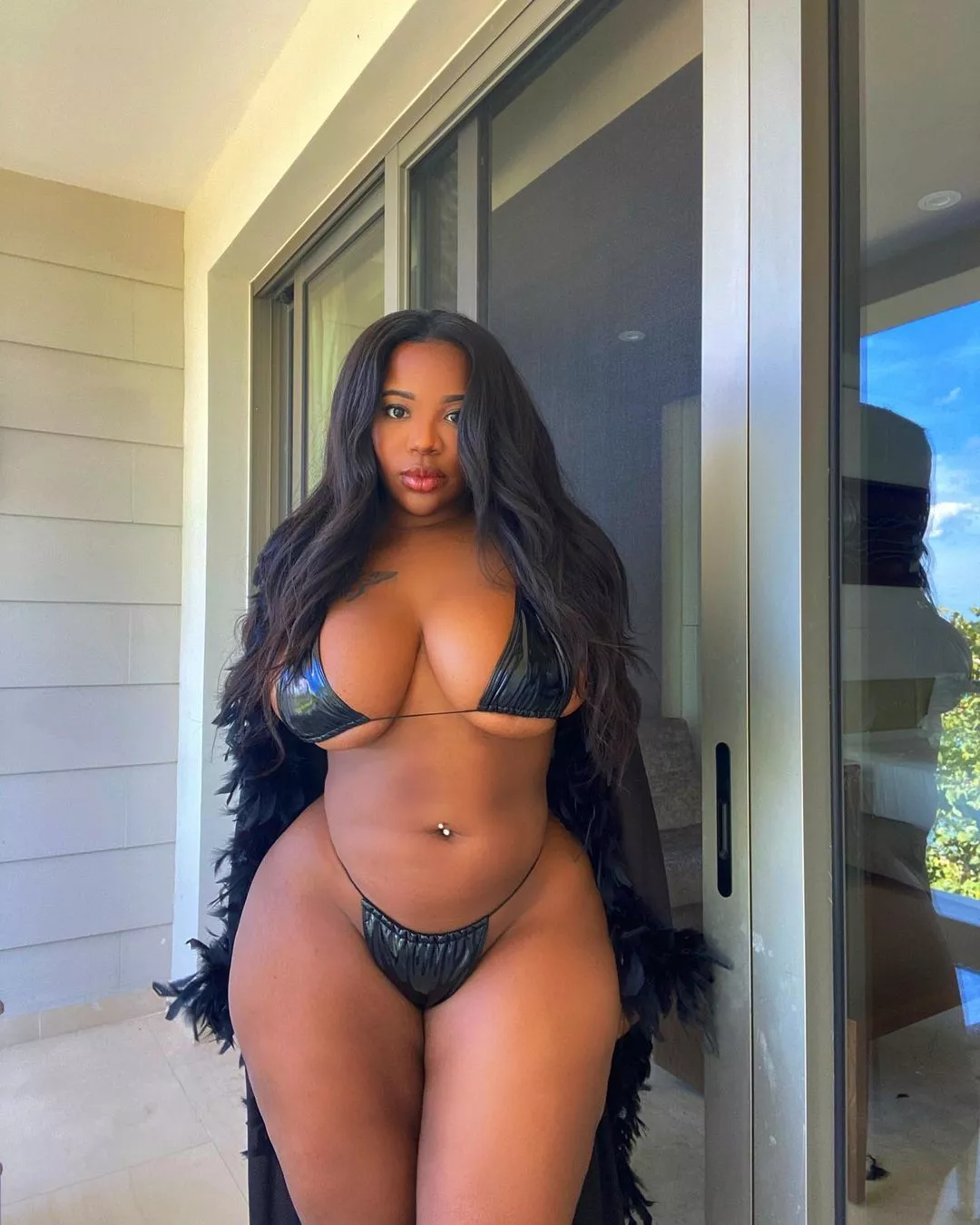 Brianna Francisco posted by Poualonai