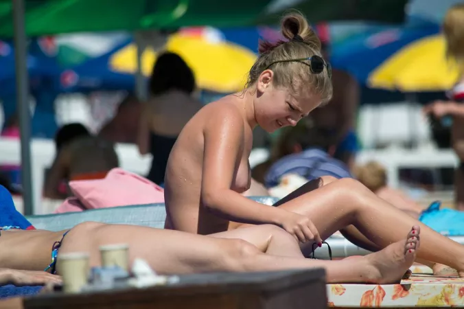 Bright sun by Cunt_l_Puncher