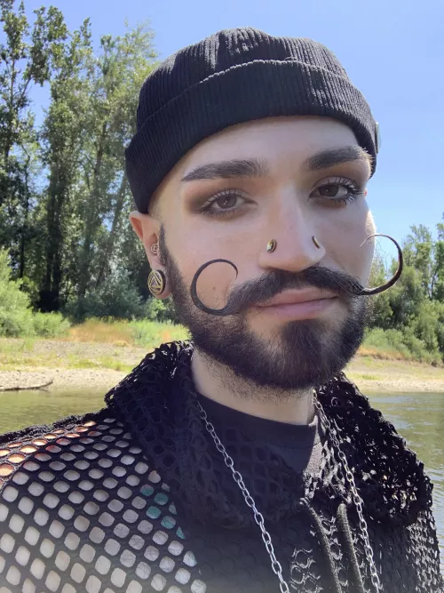 Brisk autumn days n smokey eyes 🖤🐾 by cryptokieffer