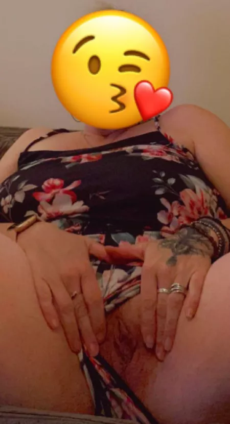 British milf ready and waiting for cock 🍆 (Oc)(f)(41) by Naughty_Nicola_X