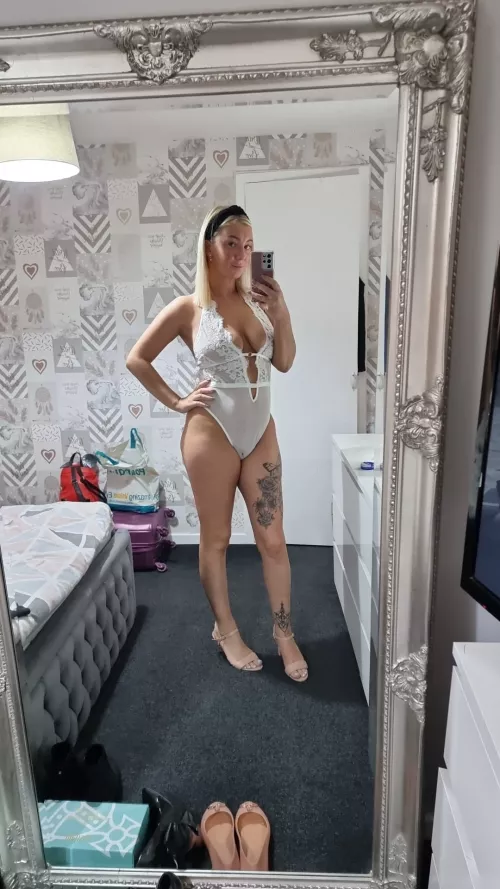 British milf who wants to see more by luciemayuk22