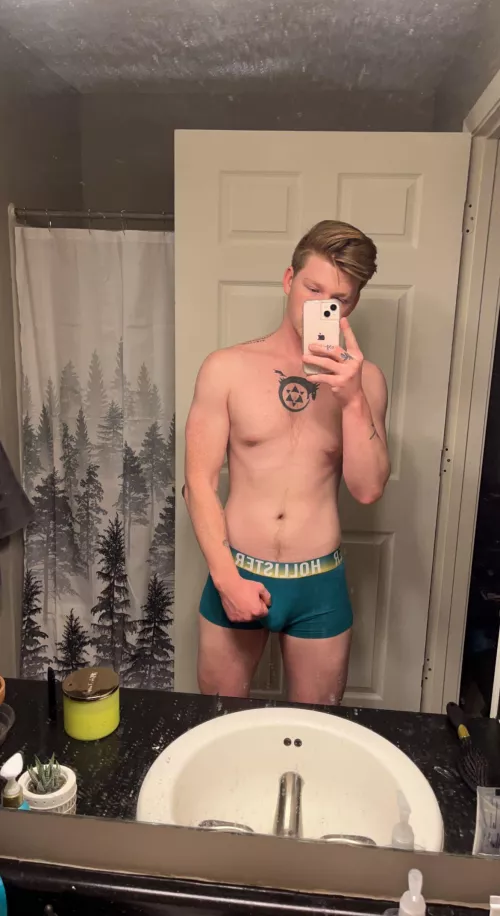 bro type guys are hot 🤷🏼‍♂️💪🏻 by tryintohaveagoodtime