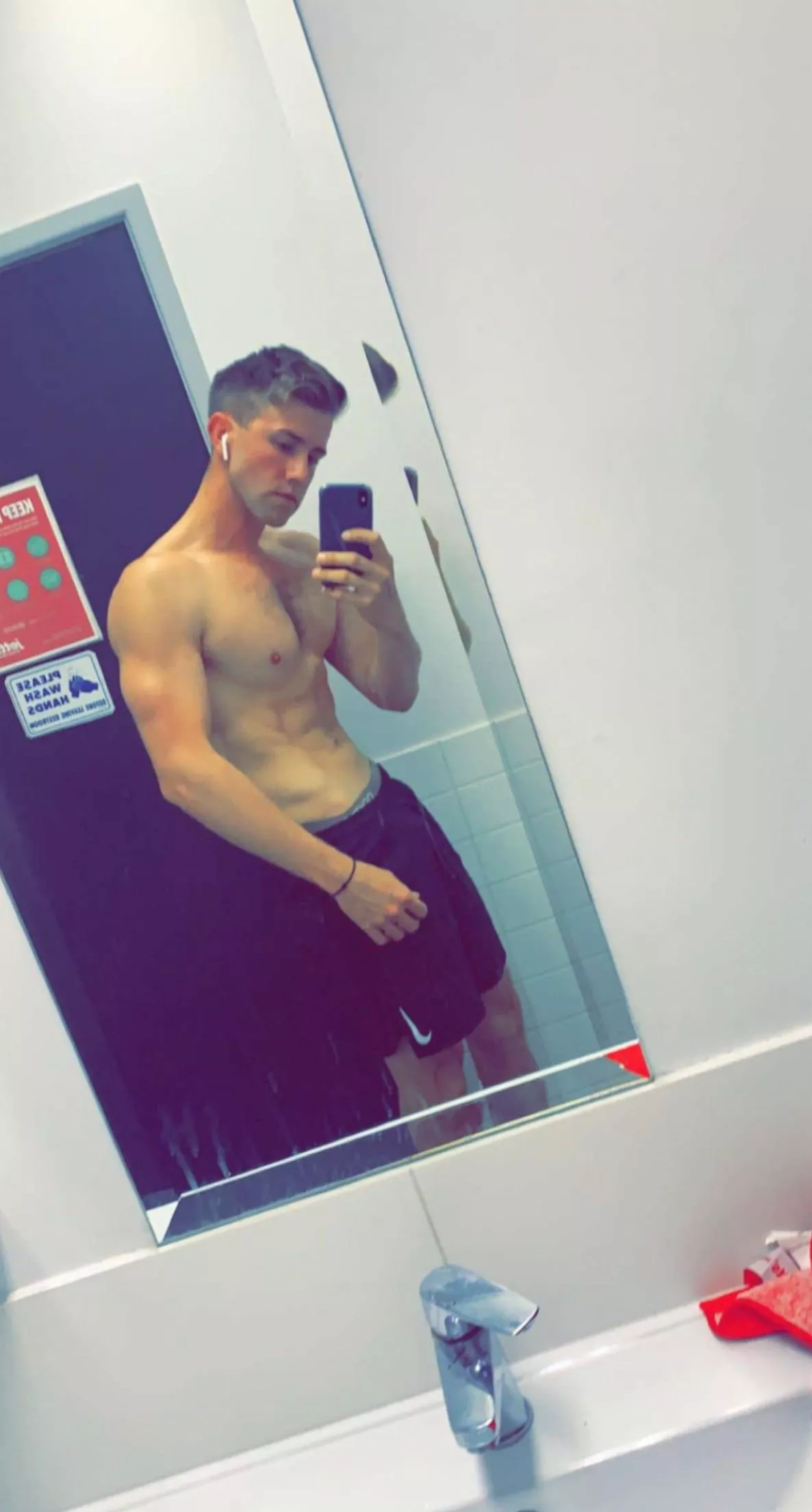 Brokeback mountain just came to Australia posted by kay_zo