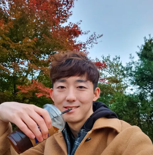 Broken wrist ✅ Iced coffee ✅ by gwpaqmxz