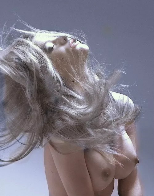 Brooklyn Decker. by Arazelthesinner