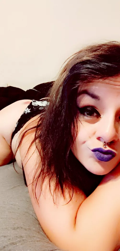 Bruised and happy 😘 by VioletThePainSlut