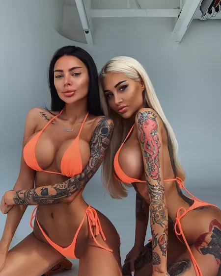 Brunette or blonde? by Jammer4_4