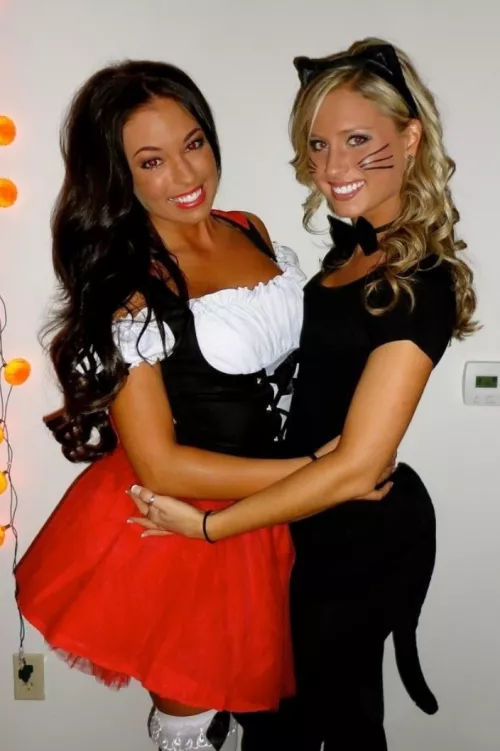 Brunette or blonde by Chaturbater1