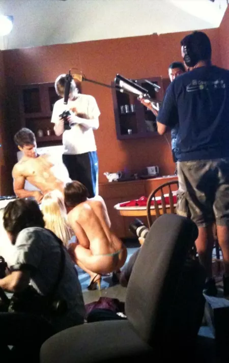 Bts of Bobbi and Nikki sucking off Ramon for X-files parody by SpunkySpunkyAssGuy