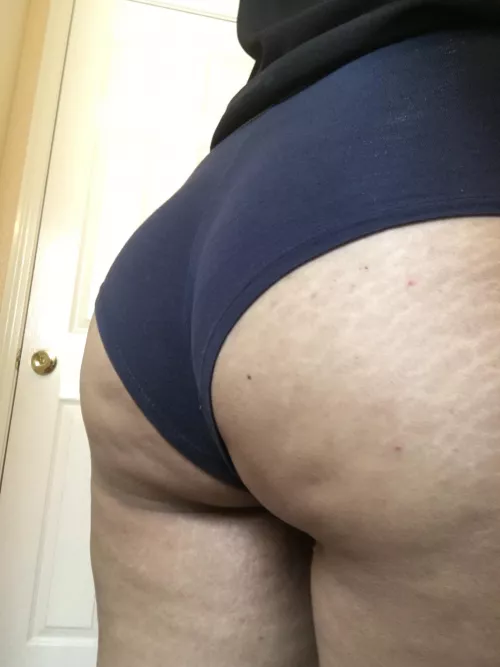 B👀TY Pic by AnyaAmorez