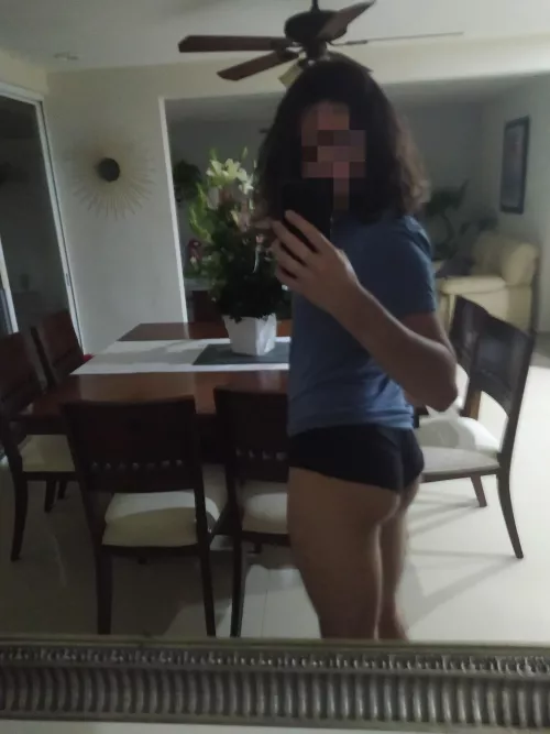 Bubble booty by bisexualboy98