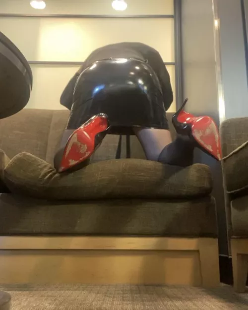 Bubble Butt… by gucciheels