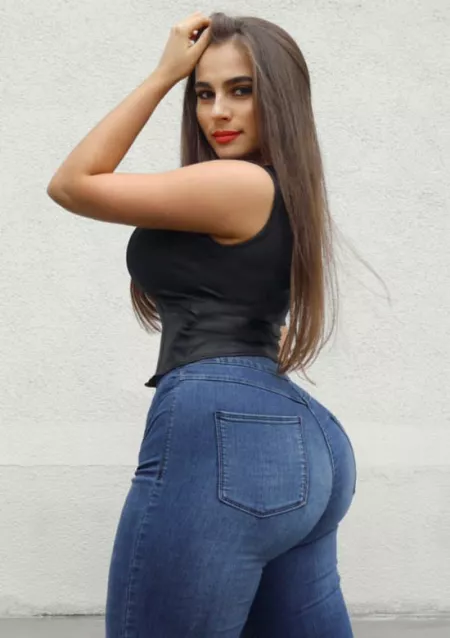 Bubble butt by LasherDeviance