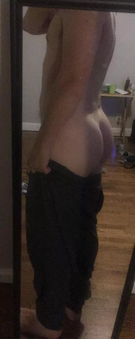 Bubble butt jock who needs a good fuck 😩😛 posted by TheImmortalCrab_