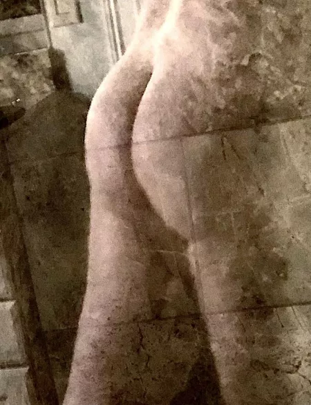 Bubble in the shower glass by tycoll13