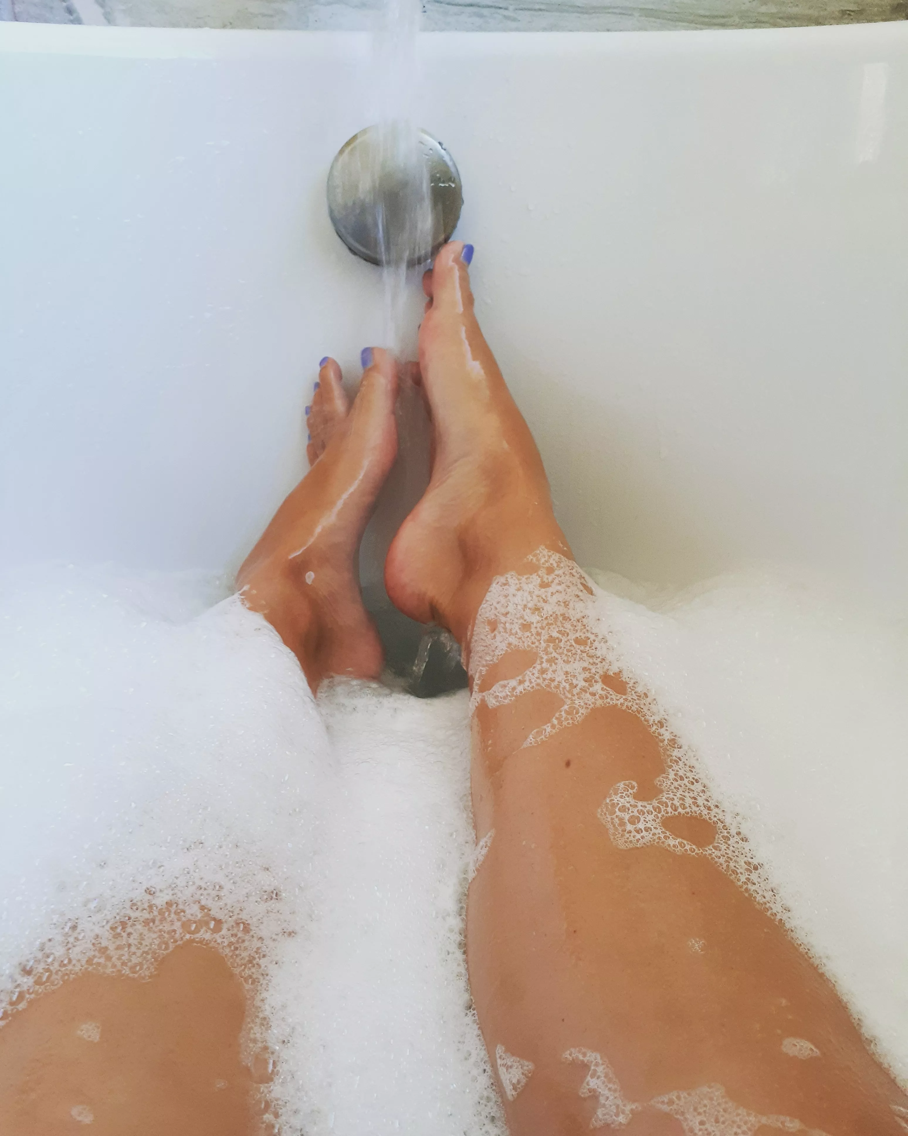 Bubbles or no bubbles? posted by NaughtyyNadiaxxx
