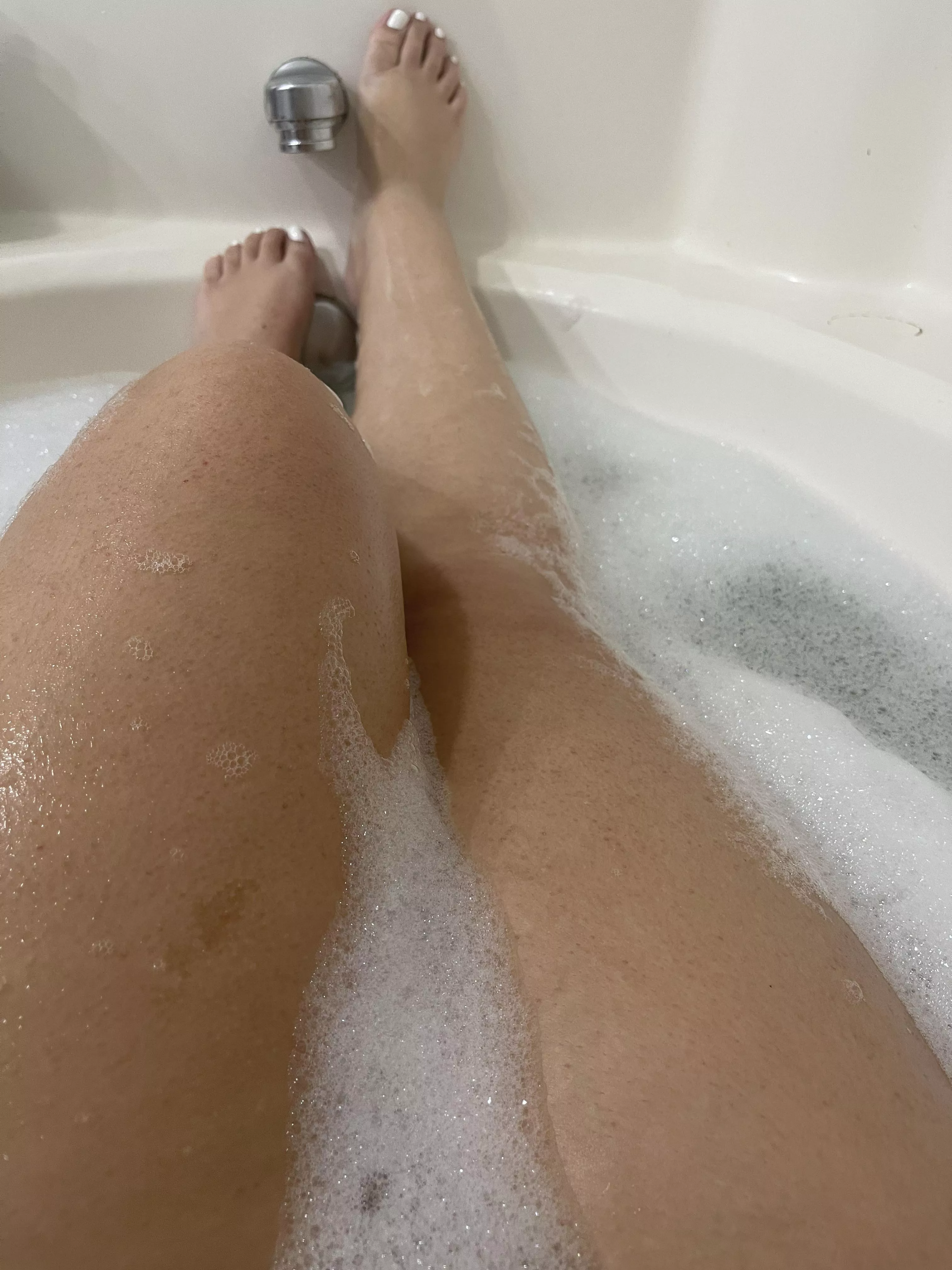 Bubbly bath ❤️ posted by lilyblaze6