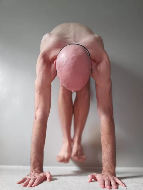 Building strength for handstands with (m)y version of wall sits 😄 by Chrislurpy