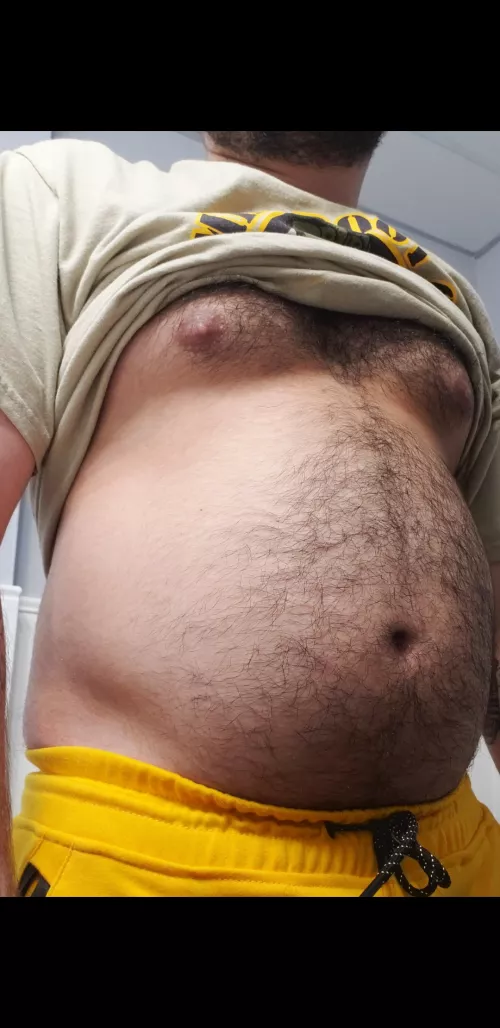 Bulking season is making me beefy by bulkingcub