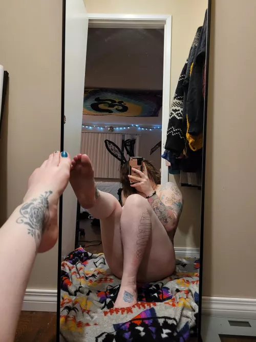 bunny girl by winterbunniee