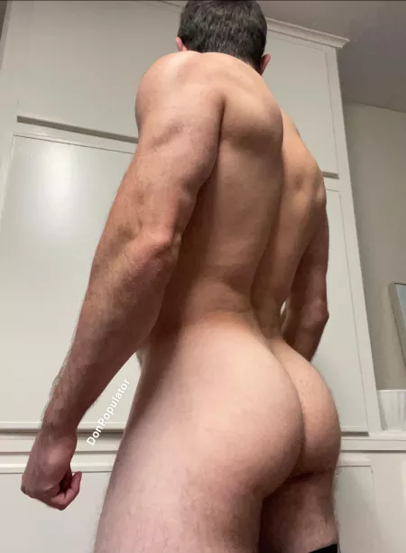 Buns in the kitchen by Vorpalitie