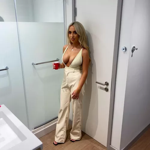 Bursting out by serrelsmith