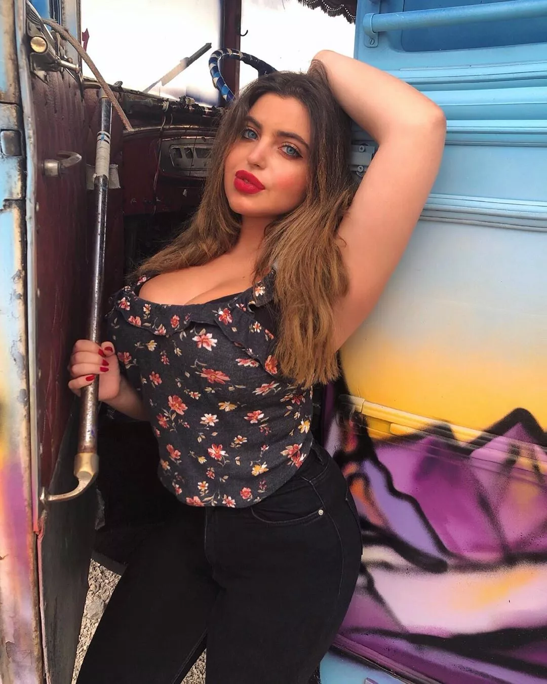 Bus Ride? posted by youknowwhatilove210