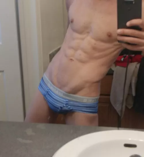 Bust it baby... 😜😋😛🐱🙈🙈🙈 by Ean211