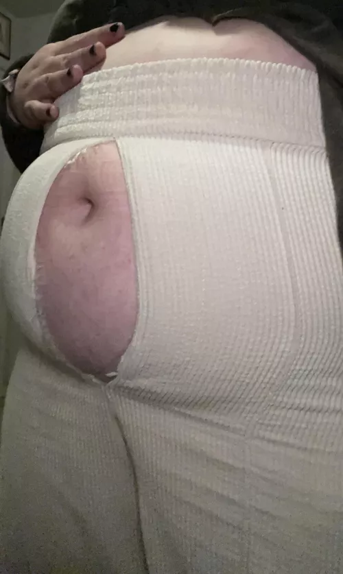 Busted through my pants in no time by Starphucker