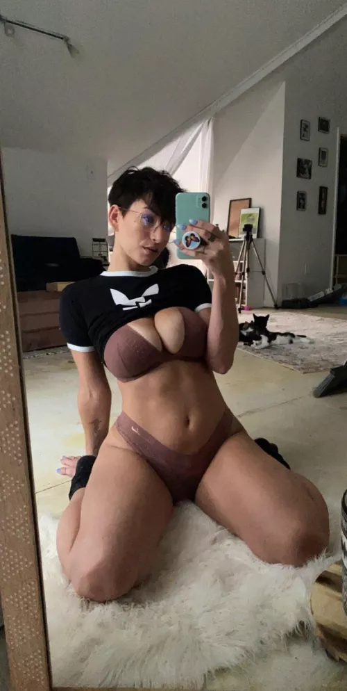 Busty! by jaxbluee554