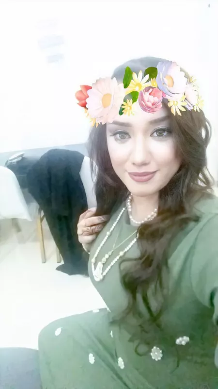 Busty aunt by GGkalm